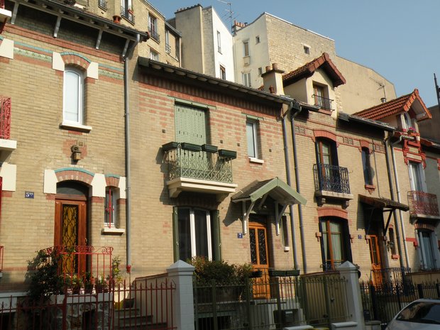  maisonnettes, rue de la Colonie